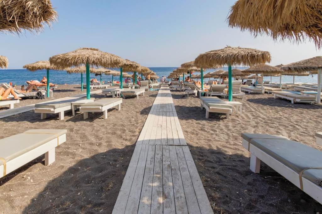 ホテル Perissa Bay エクステリア 写真