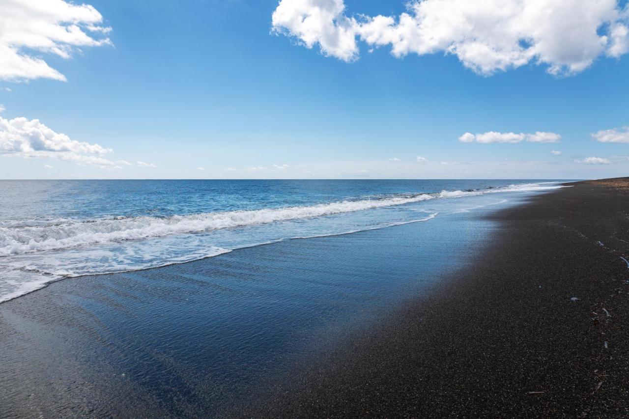 ホテル Perissa Bay エクステリア 写真